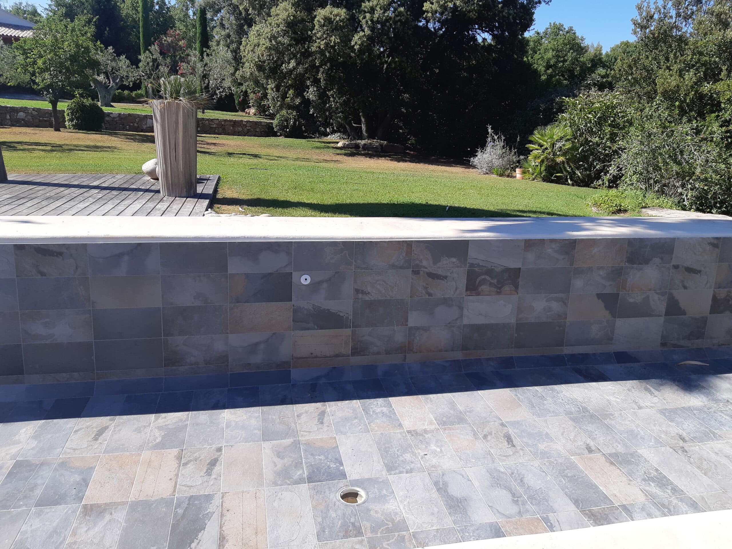 Pose de carrelage extérieur à Saint Raphael